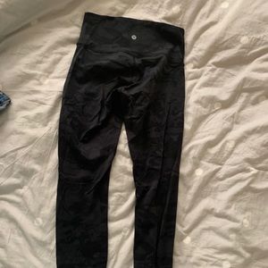 Lululemon Camo Wunder Under 25” Leggings